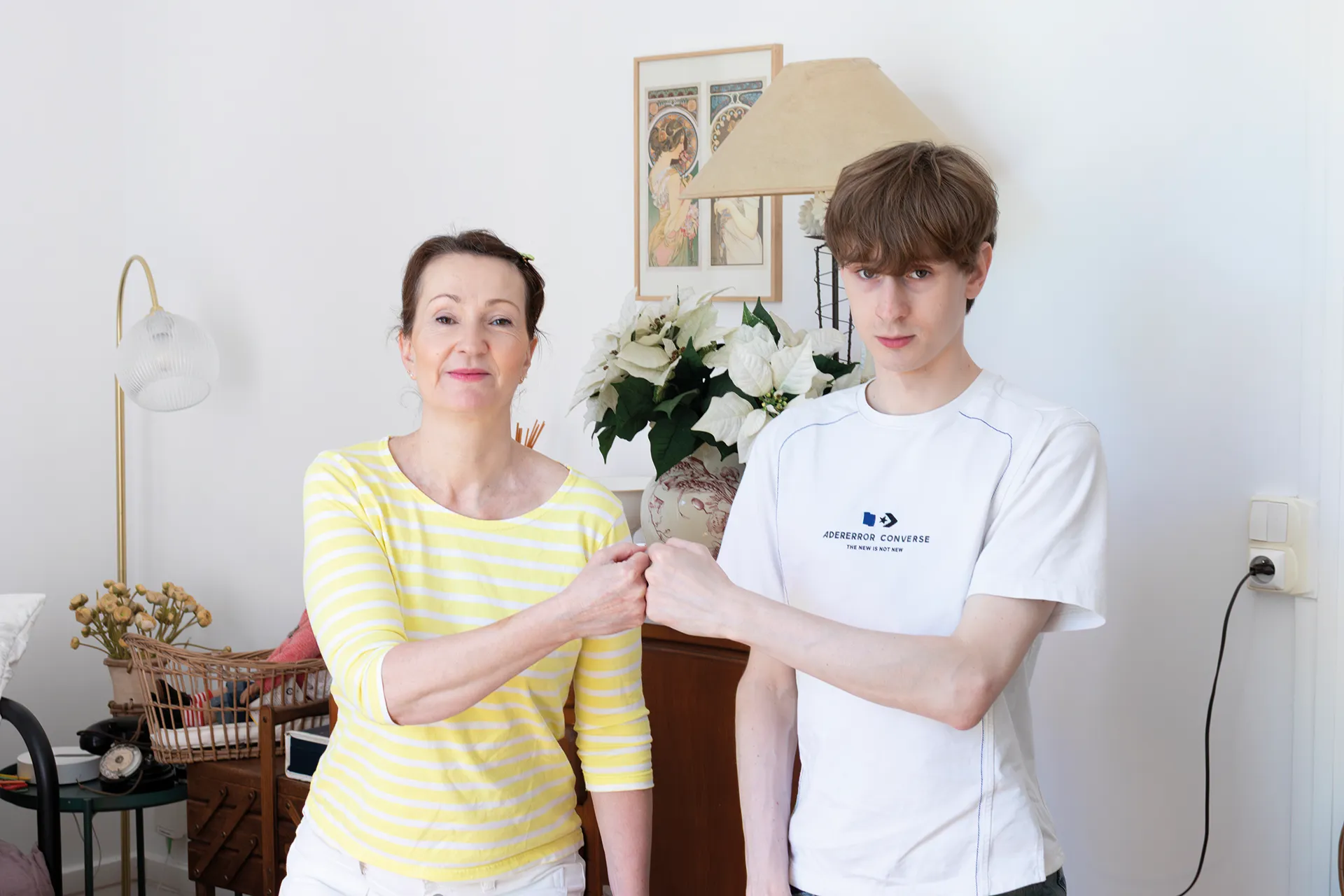 Emile et sa mère font un fistbump, elle n'a aucune chance face à mon Viego